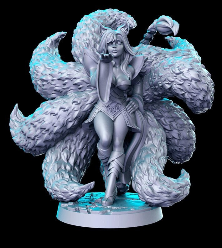 Legendary Fox Tail Girl - 32mm Scale DnD Miniature | Dungeons and Dragons | JRPG Mini - RN Estudio