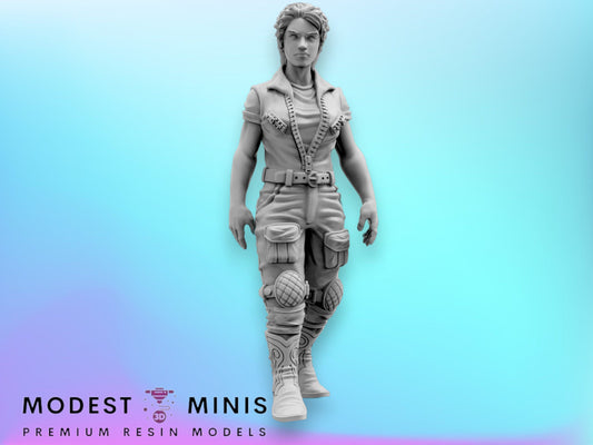 Space Crew Female Navigator - 32mm Scale Alien Miniature | RPG | Sci fi | Cyberpunk | Role Playing | DnD | Papsikel