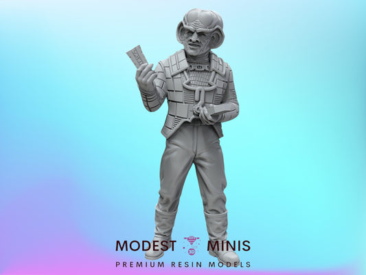 Cunning Space Merchant - 28mm - 40mm Scale  Black Remnant Star Trek Mini
