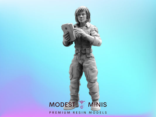Female Crew Ester Amoya - 32mm Scale Alien Miniature | RPG | Sci fi | Cyberpunk | Role Playing | DnD | Papsikel